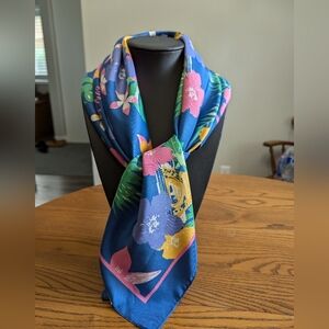 Bright colourful scarf. Unbranded. No tags. Eiffel tower Paris print. Floral.